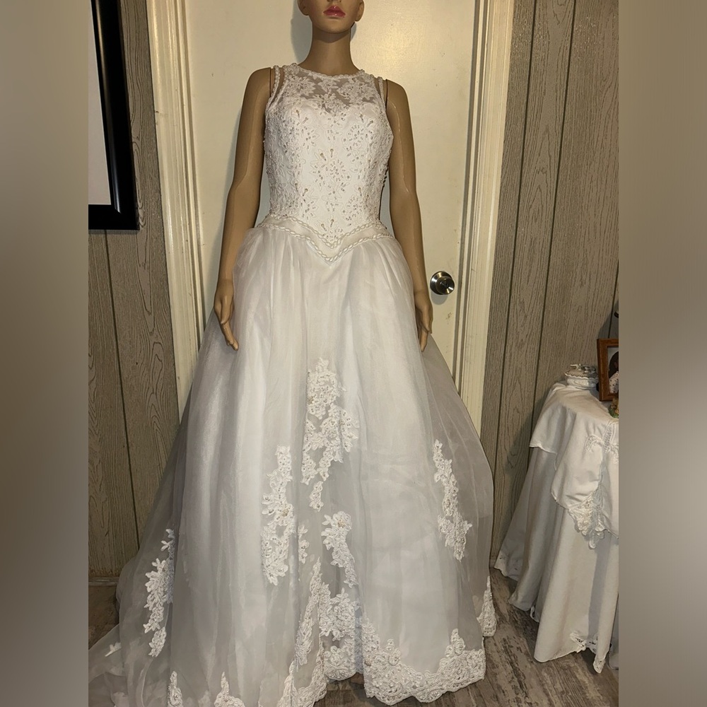 Jacqueline style #9902 size 6